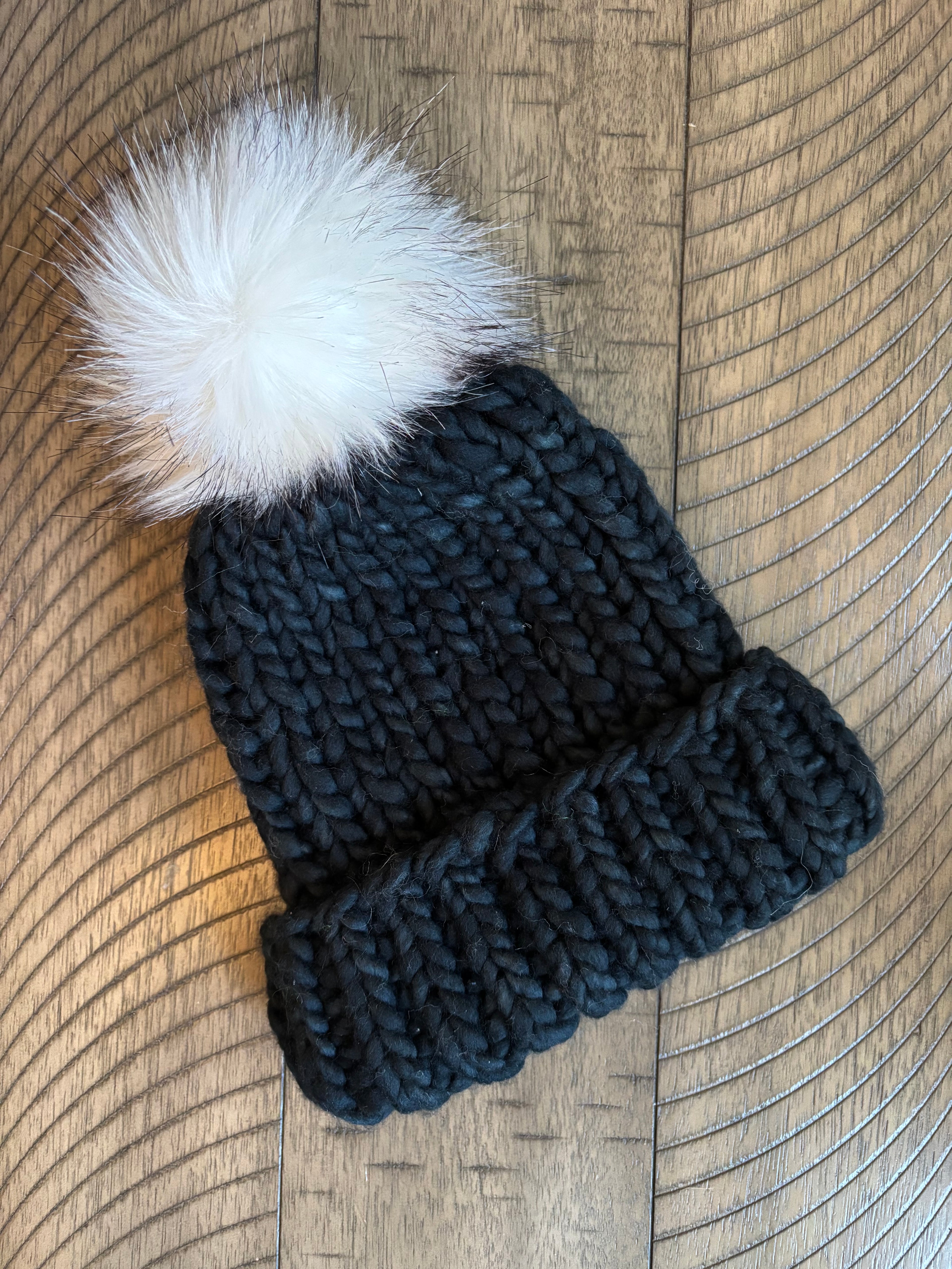 Luxury merino wool fold brim beanie - Black