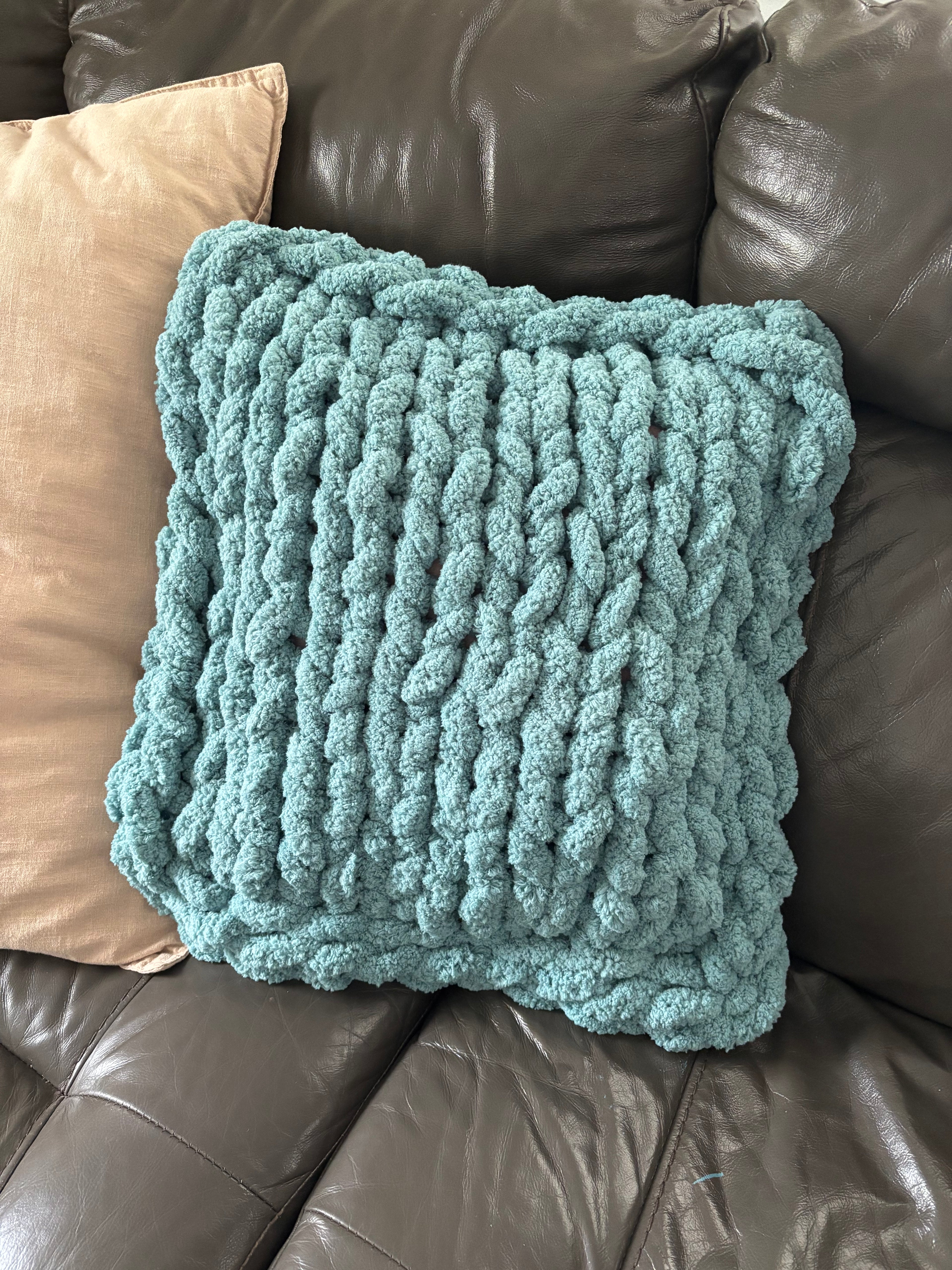 Finger knit pillow WORKSHOP 3/24