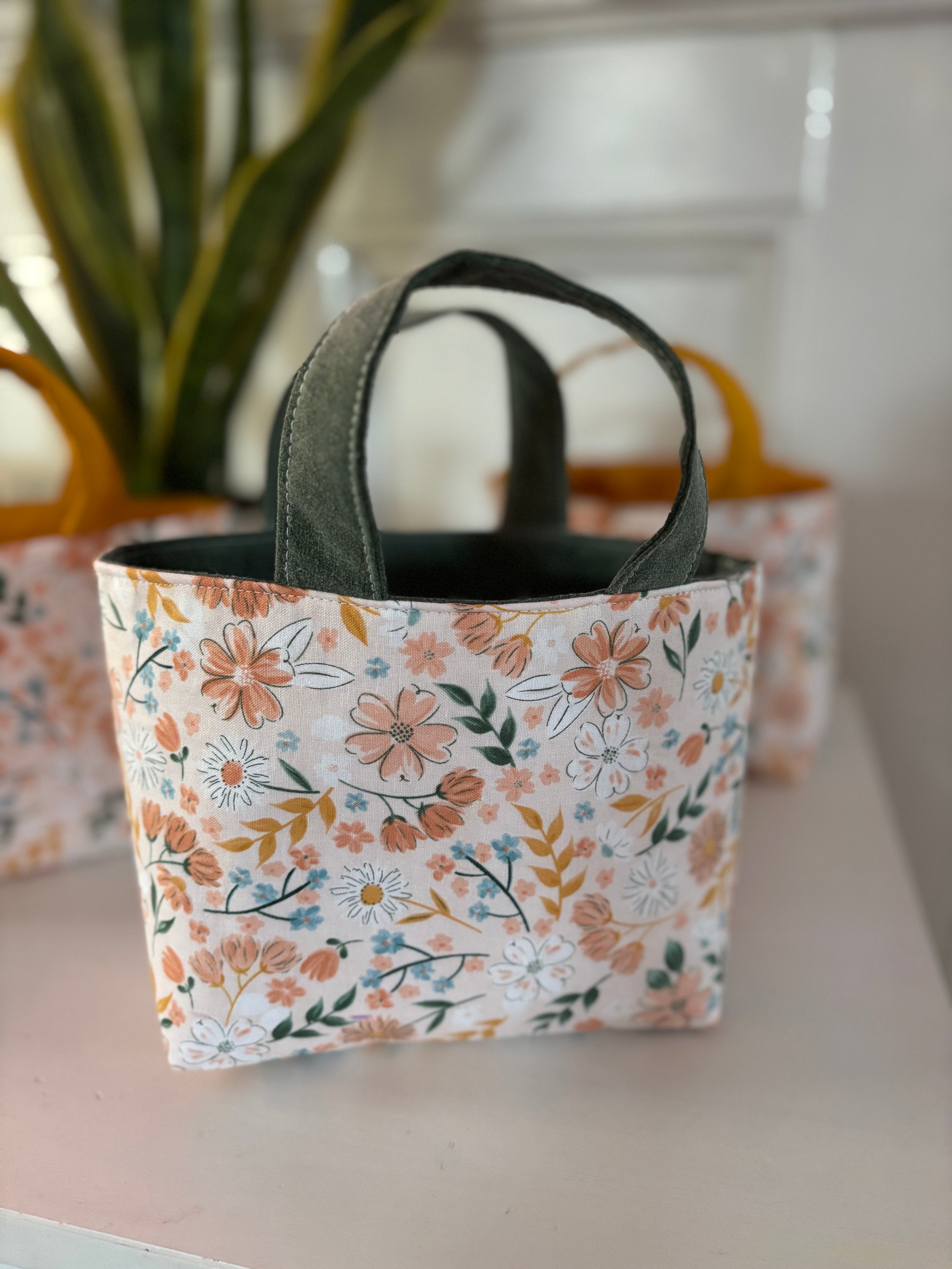 Mini tote - Coral floral / green